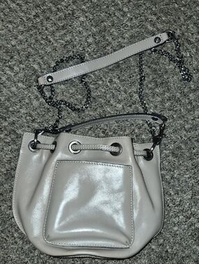 Patricia Nash Cream Bucket Shoulder Bag with Chain Strap